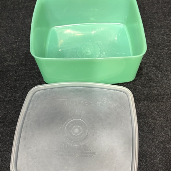 Vintage TUPPERWARE Sheer Green Storage Container #311-36 & Clear Lid #310-4 - Picture 4 of 5